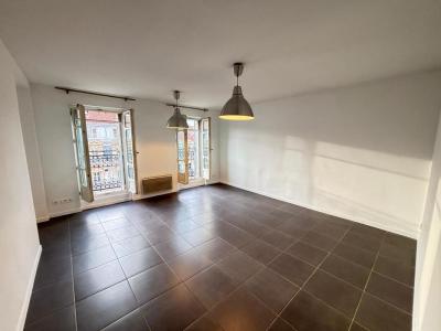 For rent Marseille-1er-arrondissement 2 rooms 55 m2 Bouches du Rhone (13001) photo 1