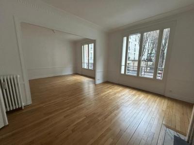 For rent Paris-18eme-arrondissement 4 rooms 92 m2 Paris (75018) photo 0