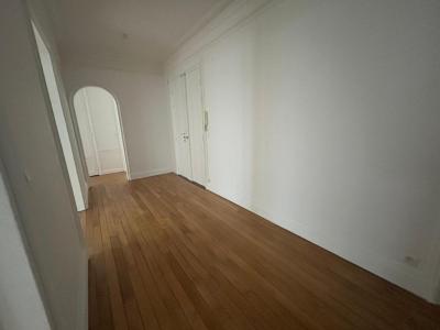 Louer Appartement 92 m2 Paris-18eme-arrondissement