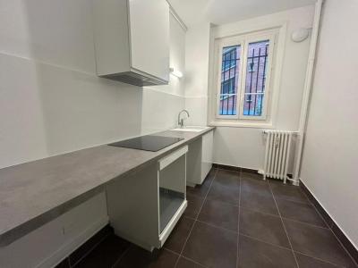 Annonce Location Appartement Paris-18eme-arrondissement 75