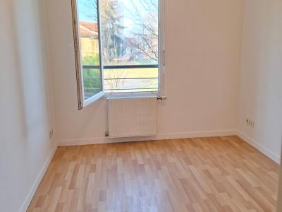 For sale Bron 4 rooms 79 m2 Rhone (69500) photo 3