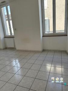 Louer Appartement 45 m2 Vallon-pont-d'arc
