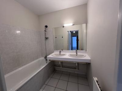 For rent Lyon-7eme-arrondissement 3 rooms 70 m2 Rhone (69007) photo 4