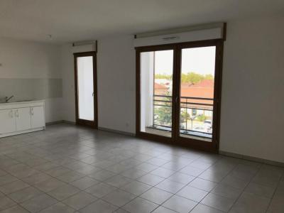 For rent Bourg-en-bresse 3 rooms 69 m2 Ain (01000) photo 2