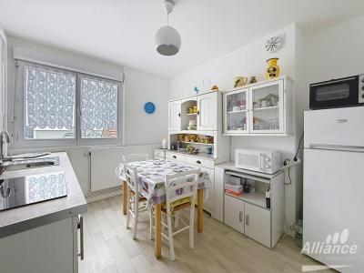 For sale Montbeliard 4 rooms 79 m2 Doubs (25200) photo 2