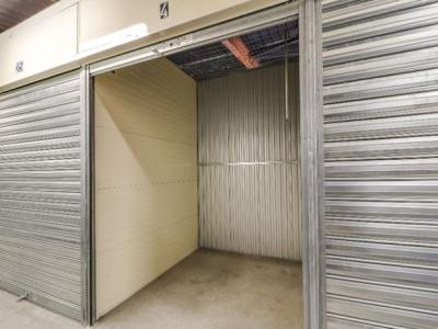 For rent Coignieres 4 m2 Yvelines (78310) photo 3