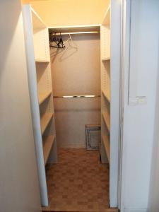 For sale 1 room 32 m2 Bouches du Rhone (13006) photo 3