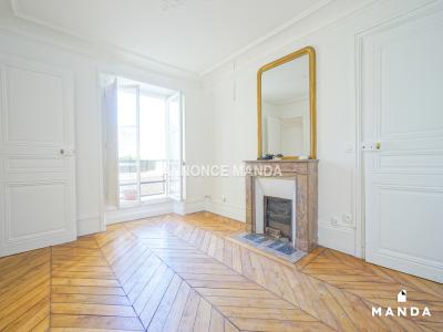 Louer Appartement 45 m2 Paris-18eme-arrondissement