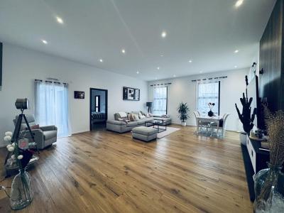 For sale Cholet 8 rooms 180 m2 Maine et loire (49300) photo 3