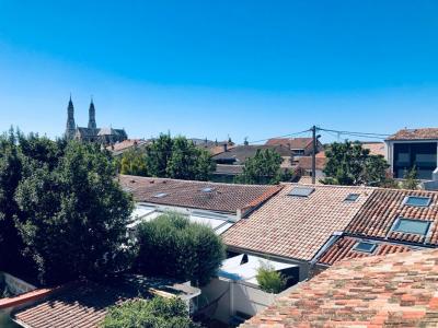 For sale Bordeaux 6 rooms 190 m2 Gironde (33800) photo 1