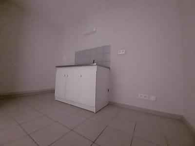 Louer Appartement 57 m2 Wassy