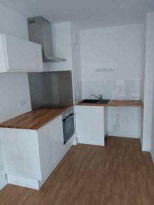 For rent Angers 2 rooms 41 m2 Maine et loire (49100) photo 2