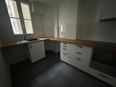 For rent Paris-12eme-arrondissement 4 rooms 78 m2 Paris (75012) photo 3