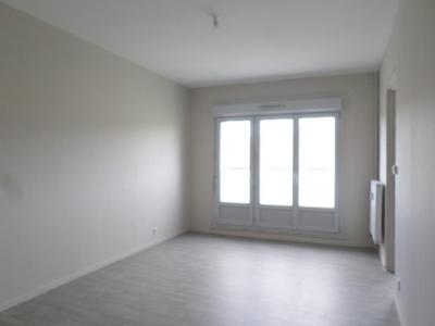 Louer Appartement 76 m2 Saint-julien-du-sault