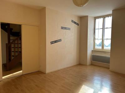 Louer Appartement 68 m2 Vermenton