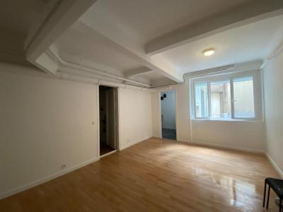 For rent Paris-17eme-arrondissement 2 rooms 44 m2 Paris (75017) photo 2