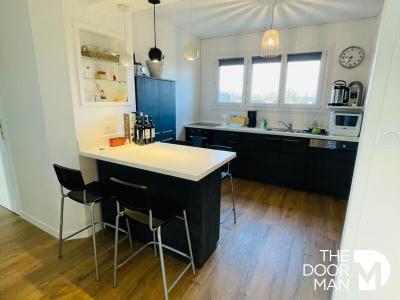 For sale Laval 5 rooms 76 m2 Mayenne (53000) photo 0