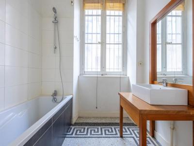 For sale Bordeaux 3 rooms 70 m2 Gironde (33000) photo 1