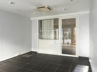 Acheter Local commercial 61 m2 Pau