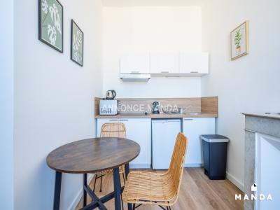 For rent Marseille-6eme-arrondissement 2 rooms 35 m2 Bouches du Rhone (13006) photo 4