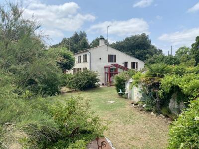 For sale Bords 4 rooms 154 m2 Charente maritime (17430) photo 2