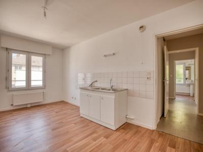 For sale Angers 4 rooms 77 m2 Maine et loire (49100) photo 3