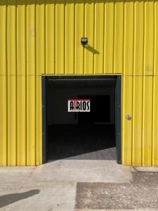 Louer Local commercial 256 m2 Garde