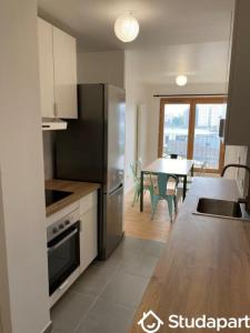 Annonce Location Appartement Paris-18eme-arrondissement 75