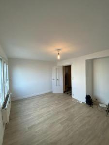 For sale Caen 1 room 35 m2 Calvados (14000) photo 2