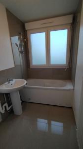 For sale Amiens 4 rooms 67 m2 Somme (80000) photo 3