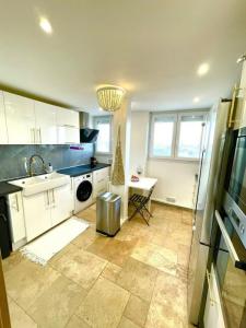 For sale Tourcoing 4 rooms 85 m2 Nord (59200) photo 2