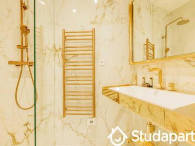 Louer Appartement 114 m2 Paris-16eme-arrondissement