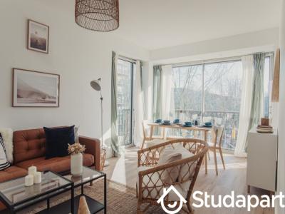 Louer Appartement Fontenay-le-fleury 650 euros