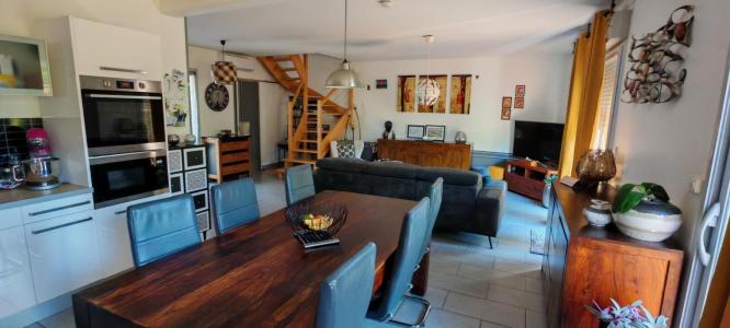 For sale Saintes 5 rooms 116 m2 Charente maritime (17100) photo 0