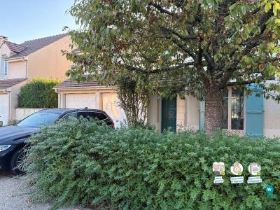 For rent Auffargis 5 rooms 137 m2 Yvelines (78610) photo 0