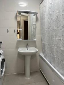 For rent Lyon-7eme-arrondissement 2 rooms 38 m2 Rhone (69007) photo 2