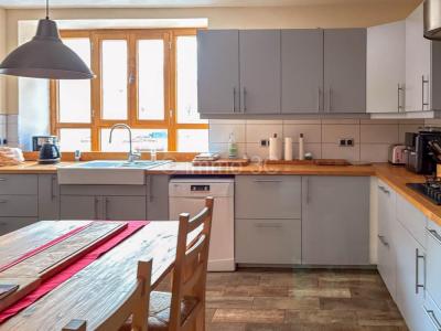 For sale Sauze-vaussais 6 rooms 190 m2 Deux sevres (79190) photo 3