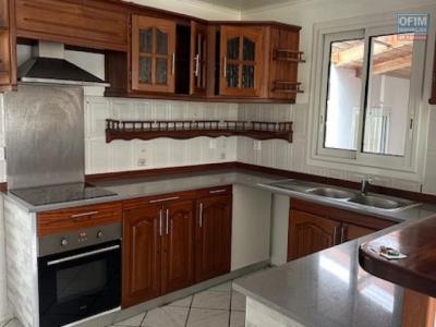 Louer Maison 102 m2 Tampon