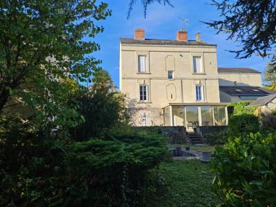 For sale Saumur 7 rooms 165 m2 Maine et loire (49400) photo 0