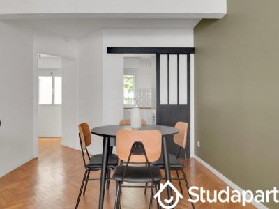 For rent Paris-17eme-arrondissement 2 rooms 57 m2 Paris (75017) photo 1