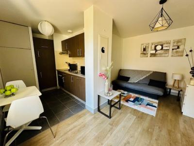 For rent Rochelle 1 room 21 m2 Charente maritime (17000) photo 0