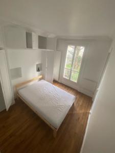 For rent Paris-18eme-arrondissement 2 rooms 35 m2 Paris (75018) photo 0