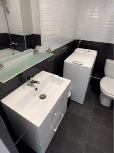 For rent Marseille-9eme-arrondissement 2 rooms 29 m2 Bouches du Rhone (13009) photo 2