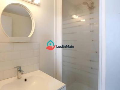 Louer Appartement Paris-10eme-arrondissement 1127 euros