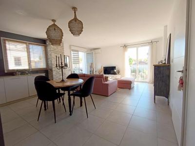 For sale Istres 3 rooms 75 m2 Bouches du Rhone (13800) photo 2