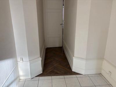 For rent Lyon-6eme-arrondissement 2 rooms 48 m2 Rhone (69006) photo 3
