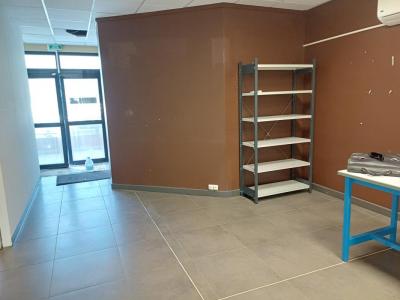 Louer Local commercial 100 m2 Saint-andre