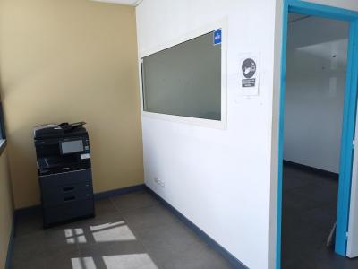 Louer Local commercial Saint-andre 25080 euros