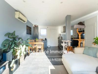 For sale Rognac 3 rooms 74 m2 Bouches du Rhone (13340) photo 2