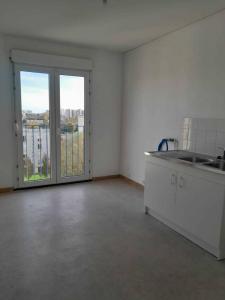For rent Saint-andre-les-vergers 3 rooms 76 m2 Aube (10120) photo 2
